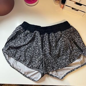 Lululemon Tracker Low-Rise Lined Short 4’’